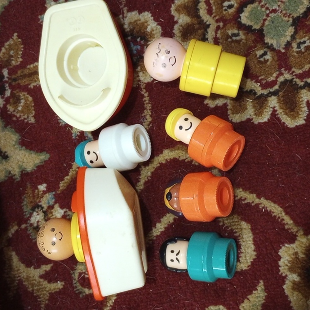 Vintage Fisher Price Little People 2 Jumbo Boat #411 and 6 Figures Tugboat